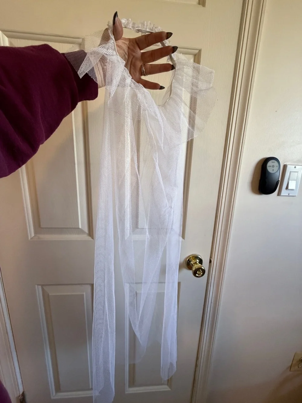 Girls White Lace & Satin Dress - Angel or Bride Costume - Picture 4 of 6